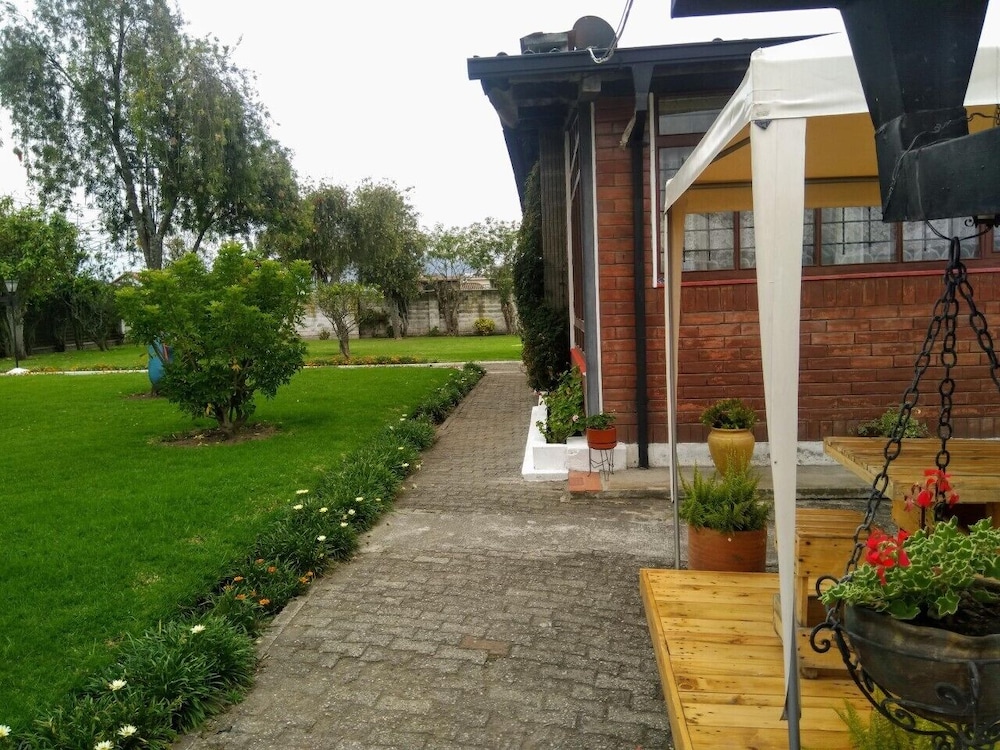 Photo 33