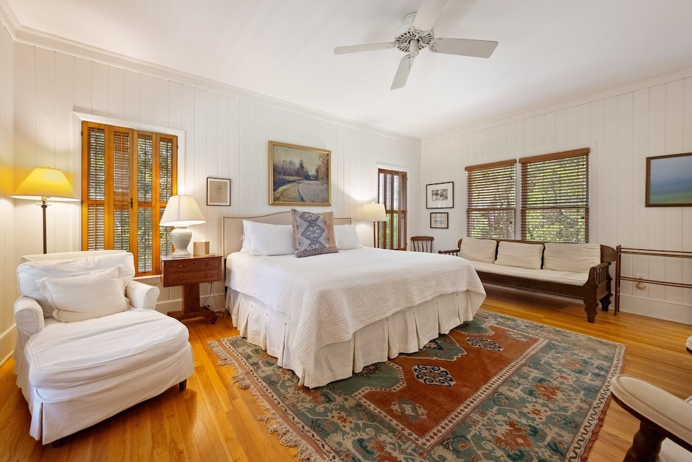 Pawleys Island Vacations - Natural And Serene Home Away From Home 5 Bedroom Home by RedAwning - Property Image 3