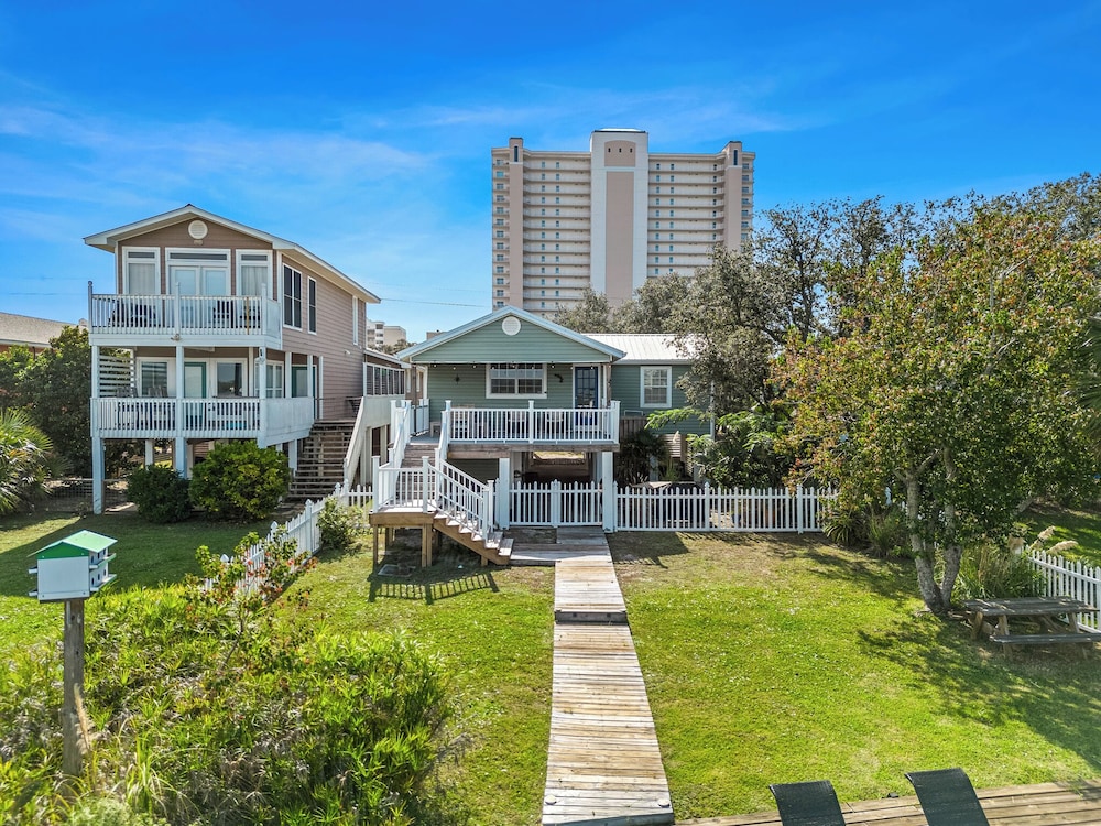 Serenity Shores by Southern Vacation Rentals