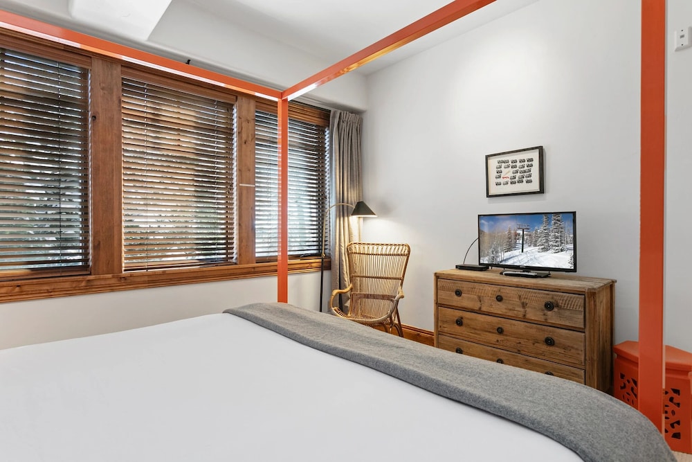Grand Lodge - Four Bedroom #306 - Ski-in/ski-out 4 Condo