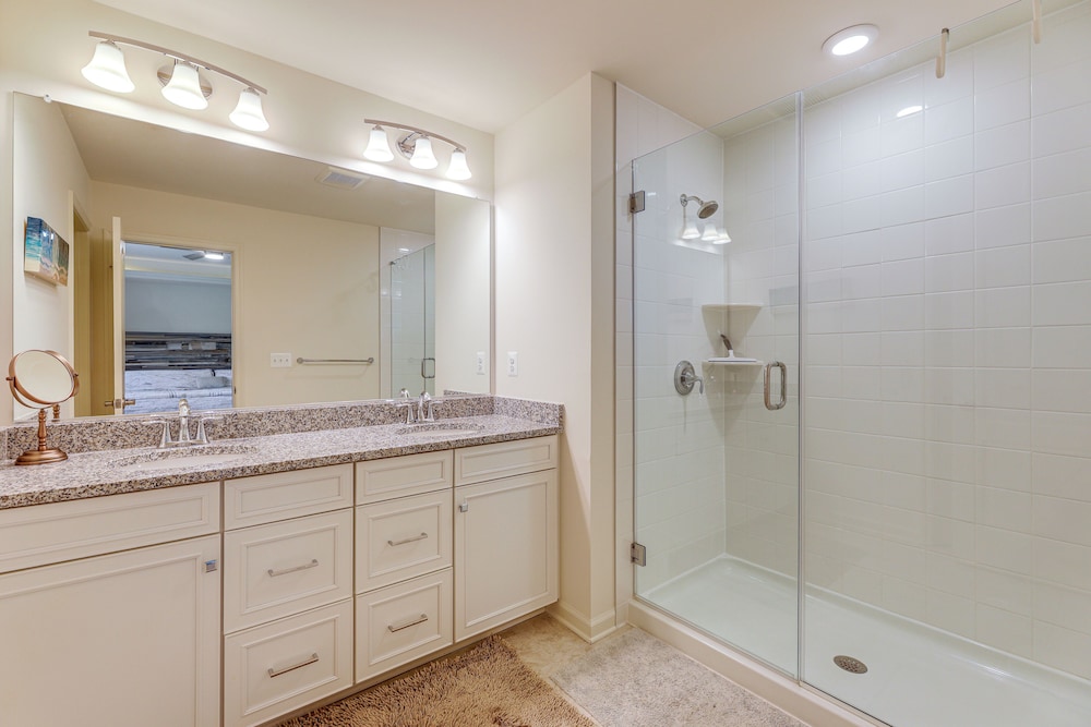 < 4 Mi to Bethany Beach Boardwalk: Family Townhome