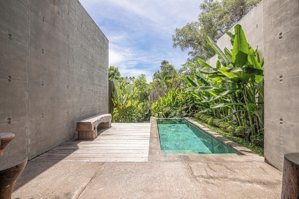 Modern 2BR Villa Enclosed Living Heart of Canggu