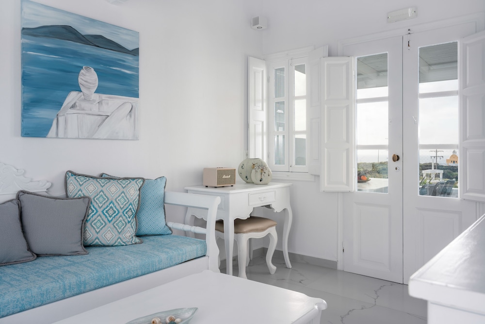 Oia Sunset Villas