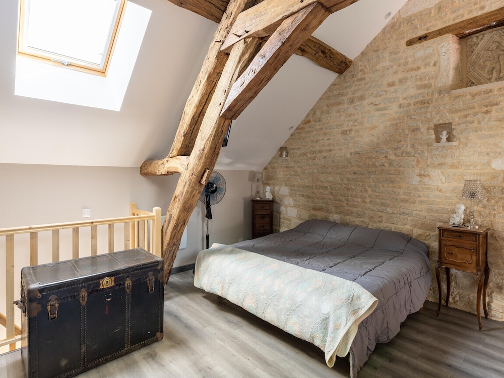 Charming Home in Molesme