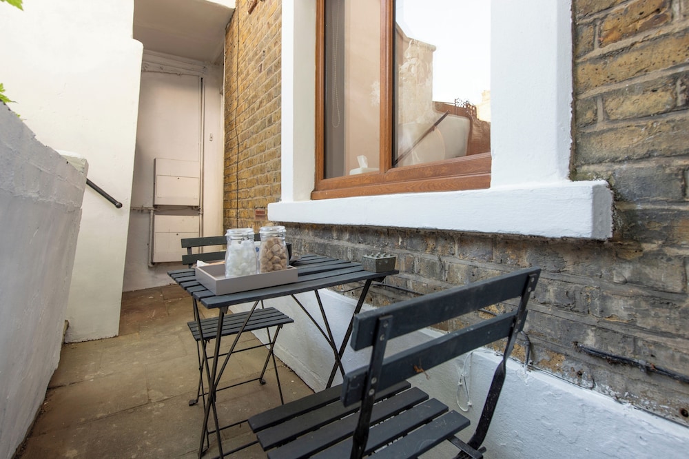 Stratford - Apartment - Sleeps 3 - Great Location