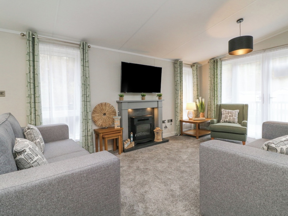 18 Manleigh Park
