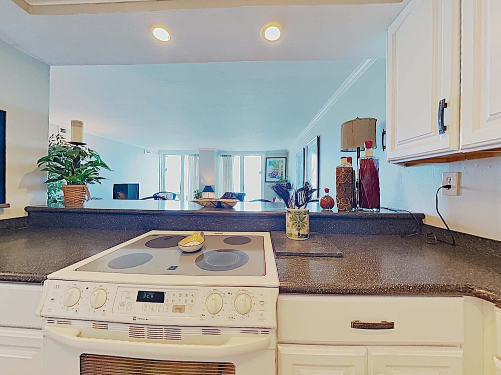 Sabine Yacht & Racquet by Southern Vacation Rentals, photo 7