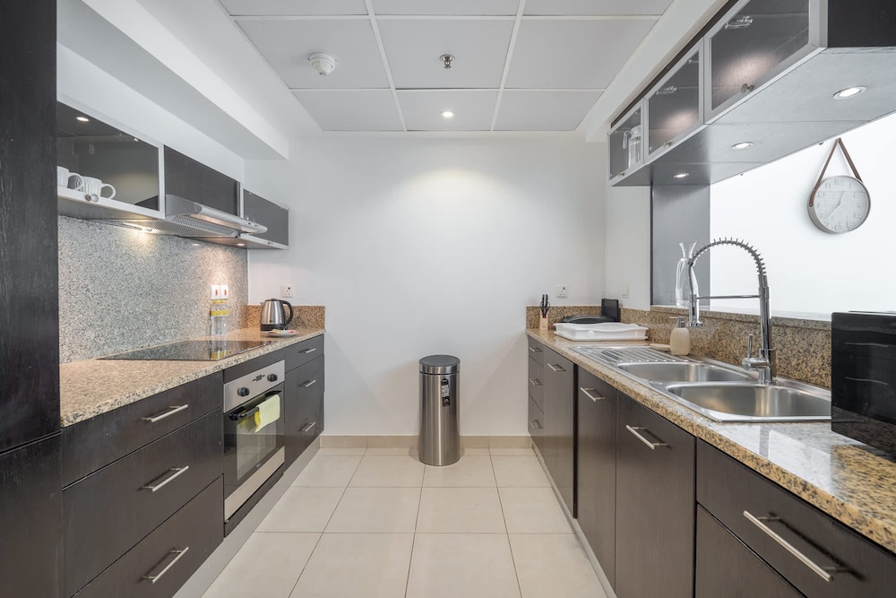 Elegant 1-bedroom Apartment for 4 in Dubai Marina