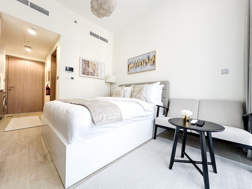Easygo-spacious Luxury STU Azizi Rivra16