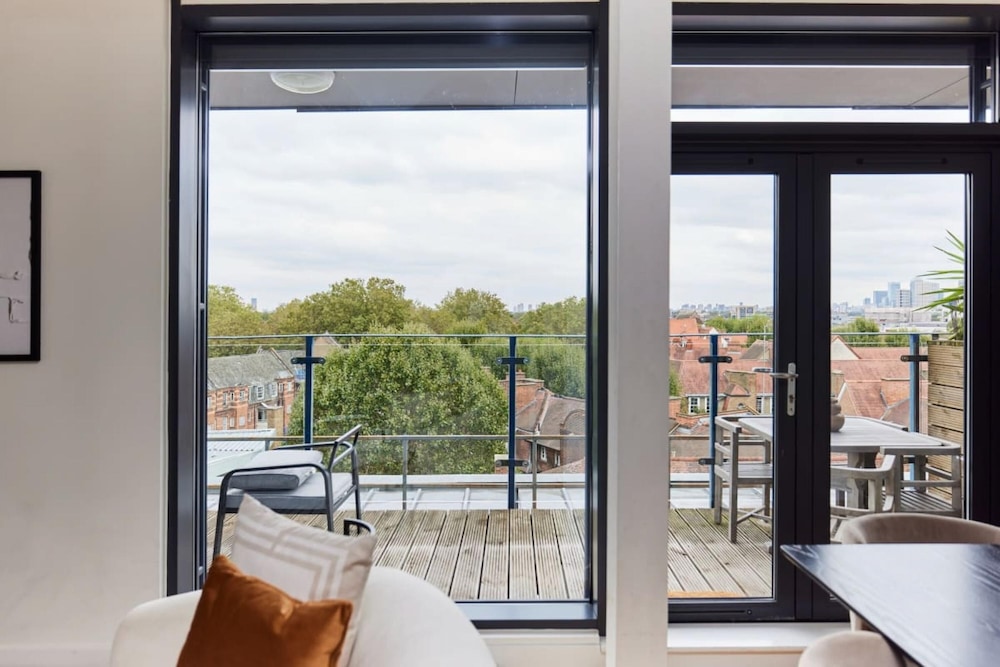The Shoreditch Escape - Lovely 2bdr Flat With Balcony