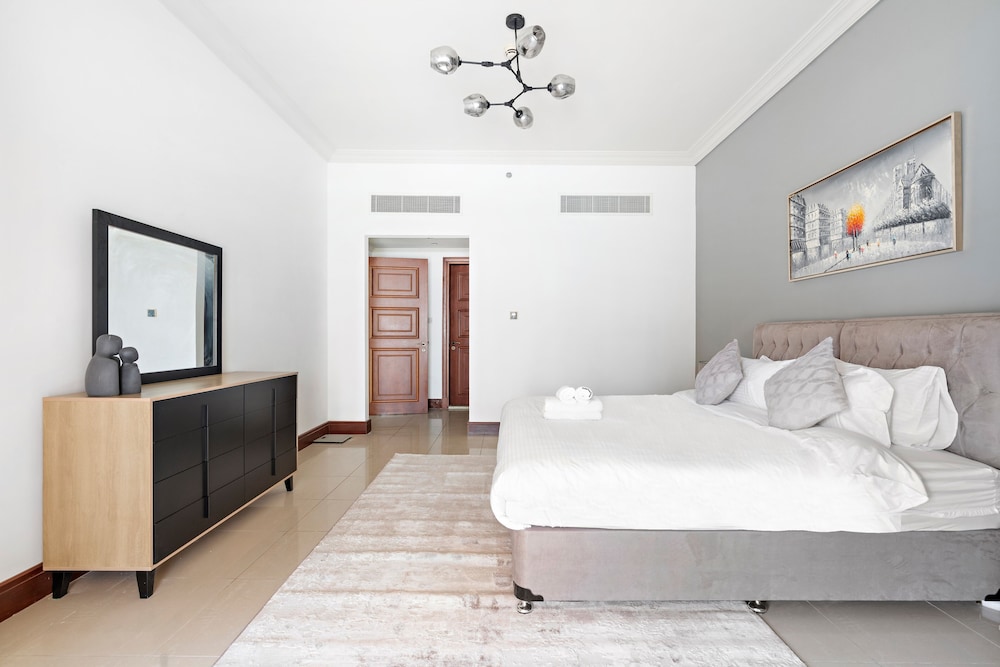 StoneTree - Golden Mile 5 2BR - Beach Access