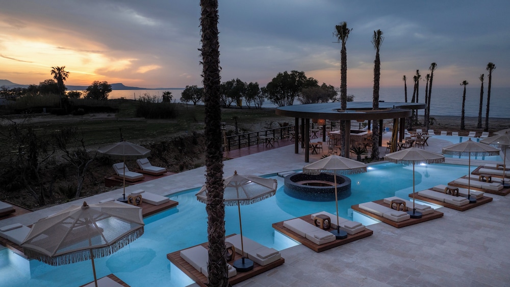 Nalu Resort & Spa