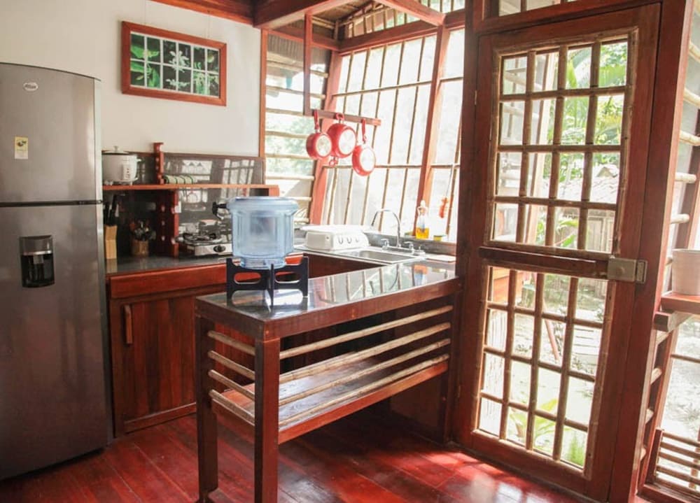 Charming 2-person Apartment in Playa Chiquita, Puerto Viejo view 3