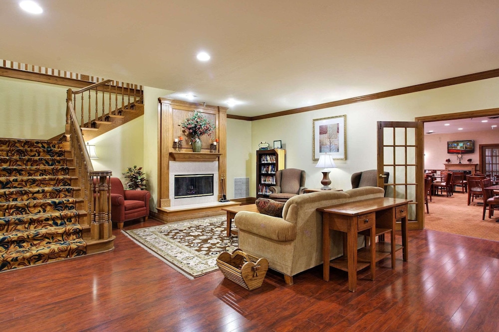 Forsyth Vacations - Country Inn  Suites by Radisson, Decatur, IL - Property Image 3