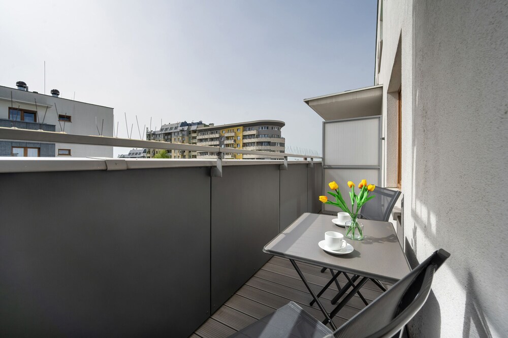 Bright Apartment With Balcony by Renters