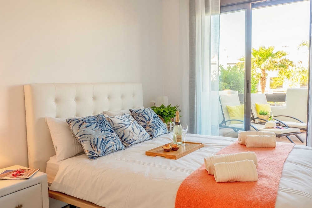 Sunset Golf Apartments