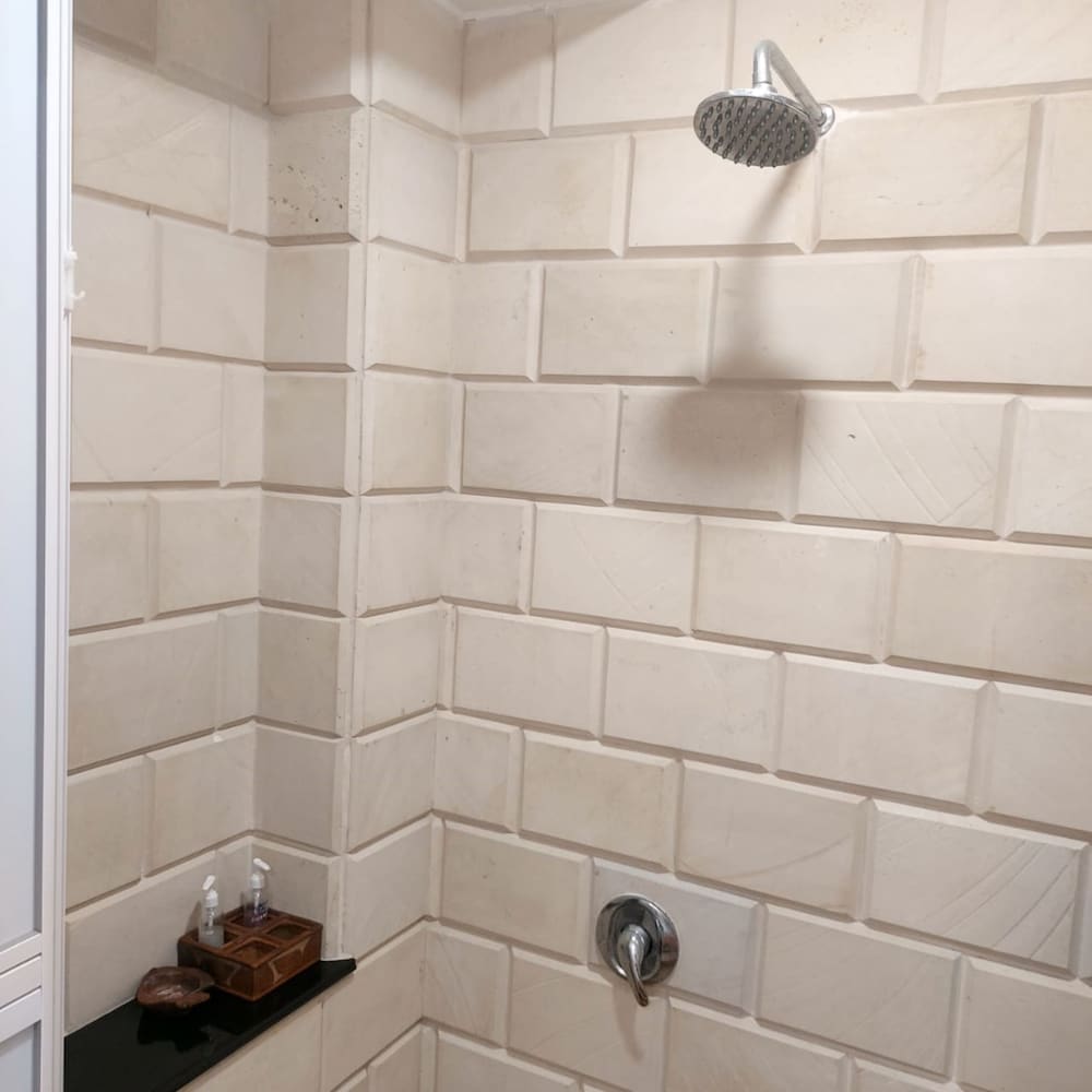 Deluxe Lower Water Chalet Private Unit
