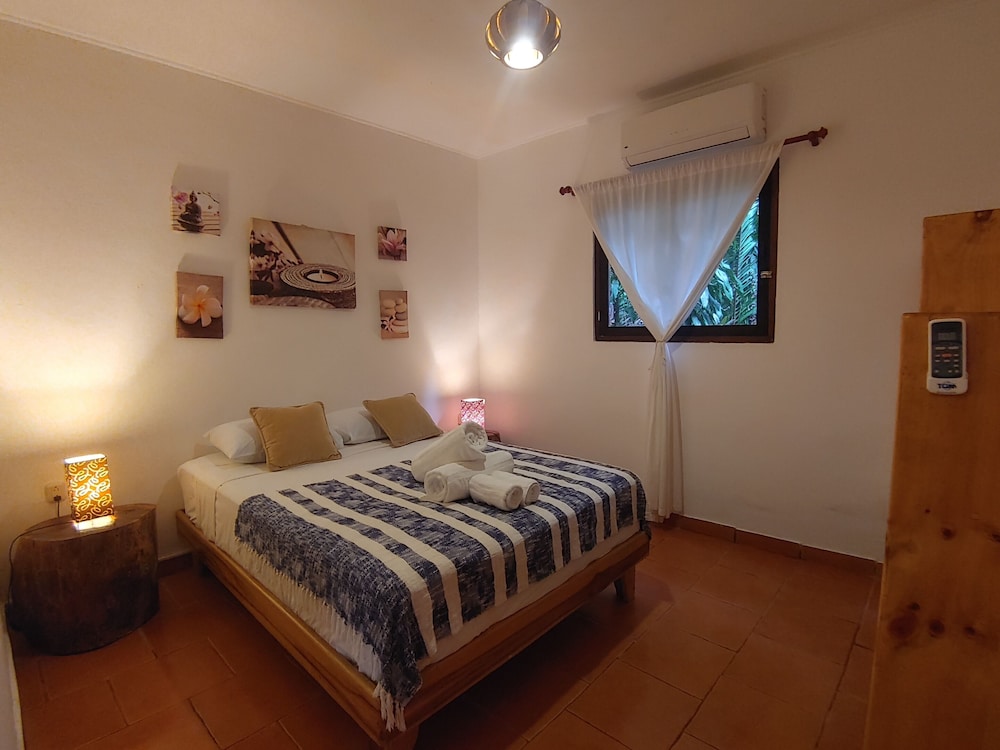 Colibri Surf House & Flats