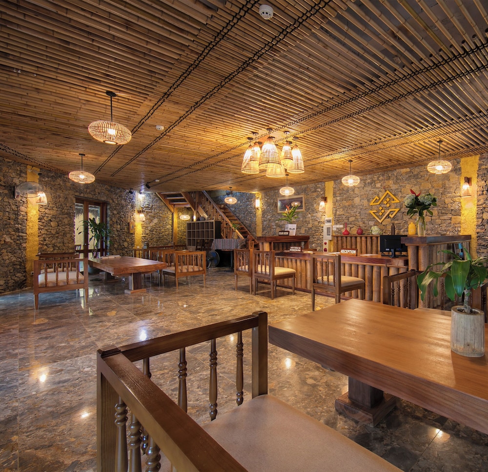Mai Chau Hideaway Lake Resort 2