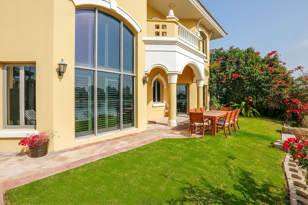 Kennedy Towers - Frond M Villa