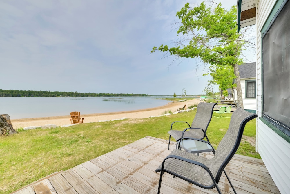 Les Cheneazu Island Hideaway w/ Community Perks!