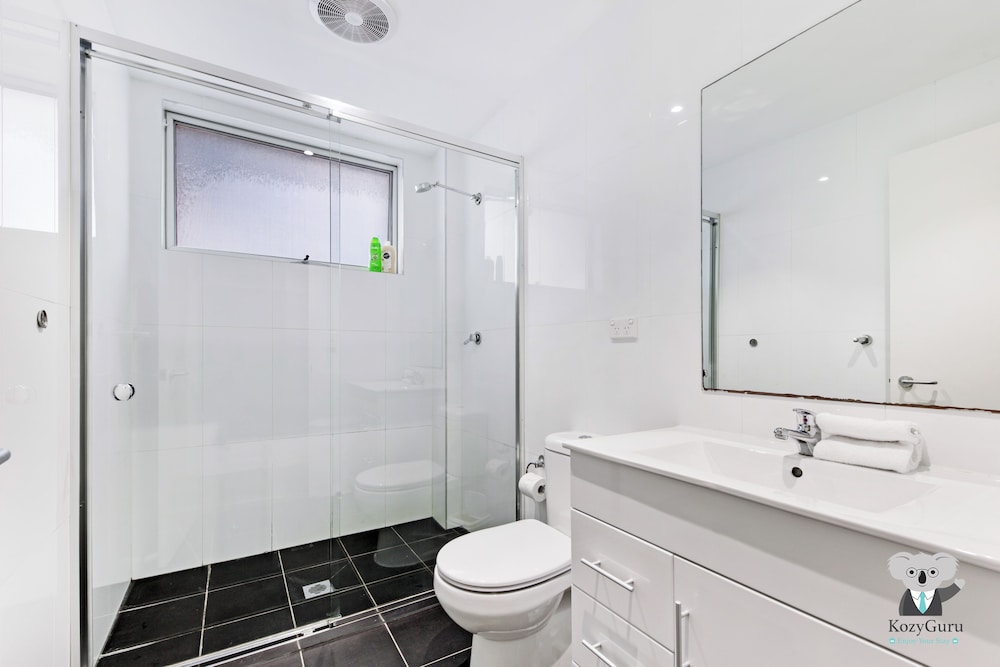 Kozyguru | Harris Park | Charming 1R Two-Story Apt