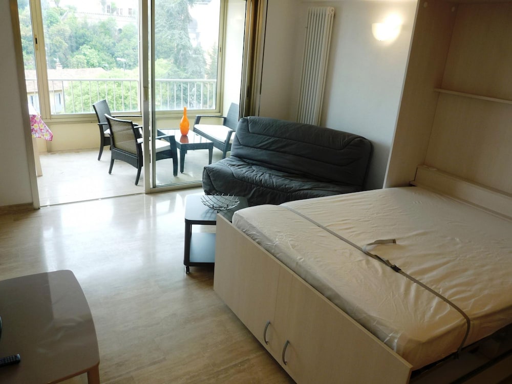 Spacious Studio in the Center of Cannes Nice Terrace Easy Walk to the Croisette and Palais - 1923