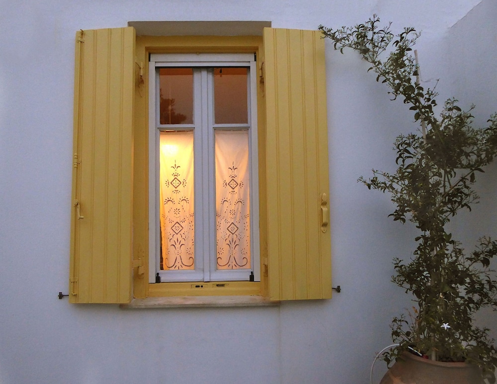 Amberi Tinos in Panormos