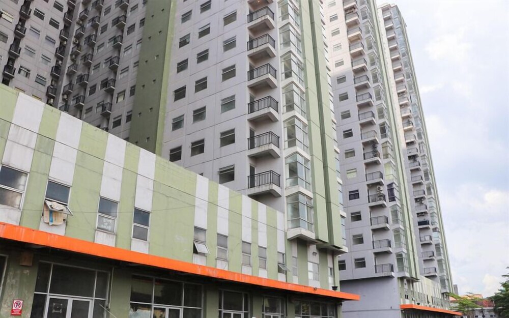 Urban Designed 3Br At Grand Asia Afrika Apartment