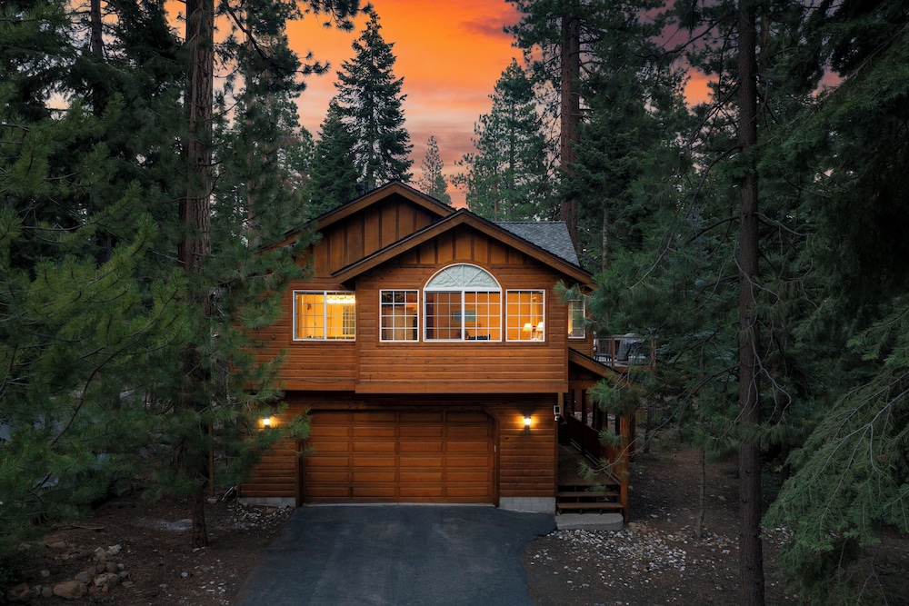 Tahoe Vista by Avantstay Central Location + Patio