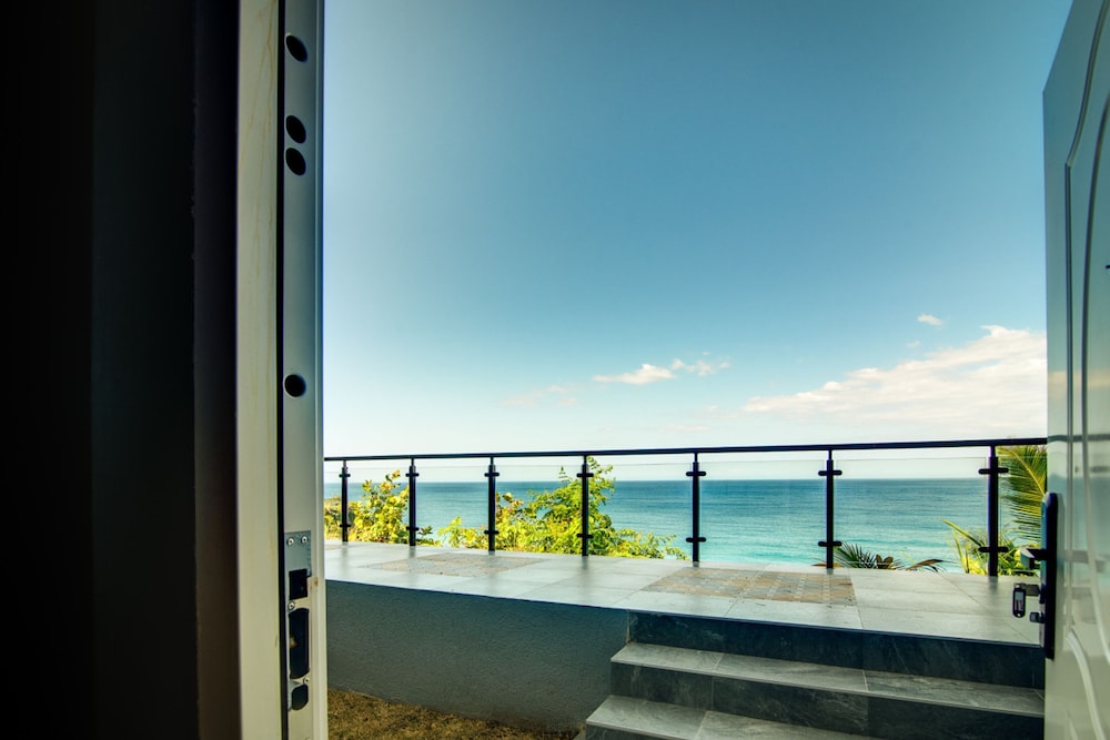 Luxury Oceanfront Villa Fully Staffed Pool Jacuzzi Movie Theatre