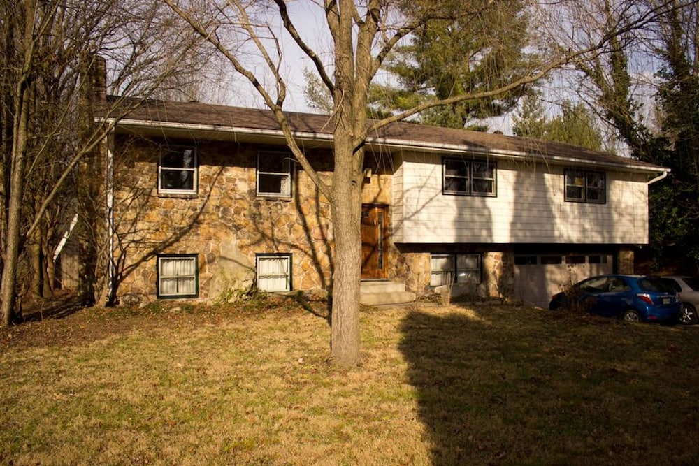 6 Bedrooms House w Hot Tub Deck Pool Table