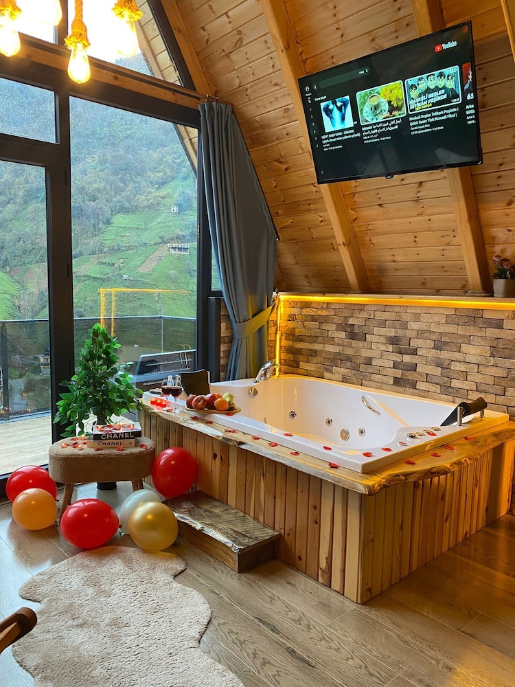 Valent Suit Bungalov