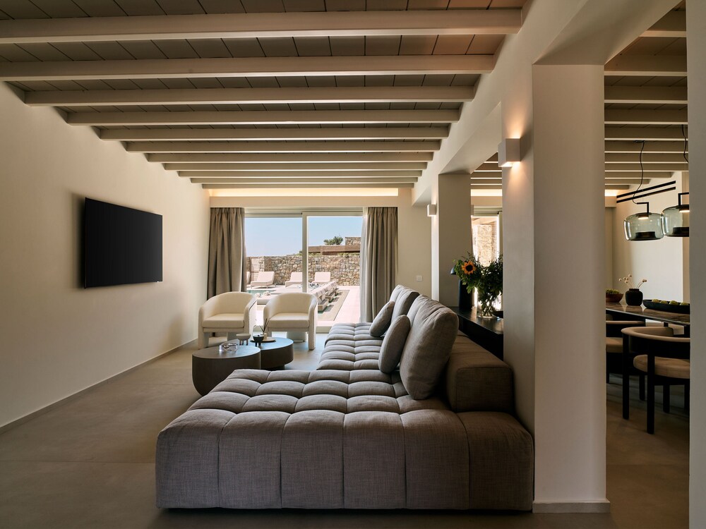 Kounoupas Complex by Mykonos Rocks
