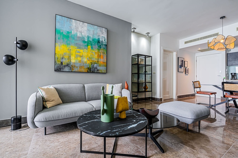 w Comfy 1BR w Fantastic Balcony in YOO
