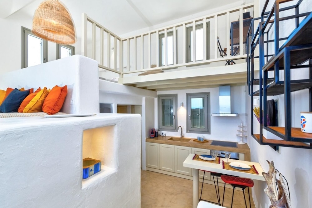 Thita Estate Suite With Private Pool view 4