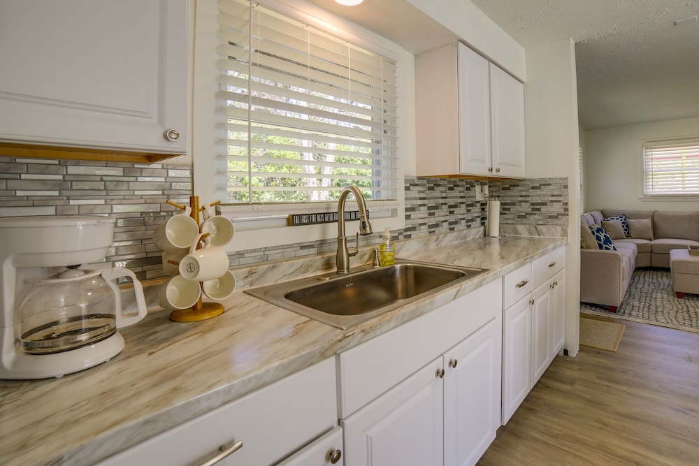 Lake City Vacations - Breezy Lake City Getaway - Walk to Englewood Beach - Property Image 18