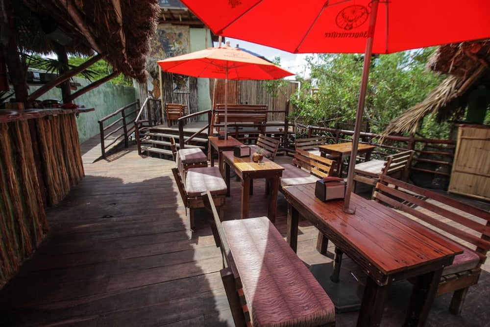 Cancun Vacations - Bambu Gran Palas Hostel Party - Property Image 12