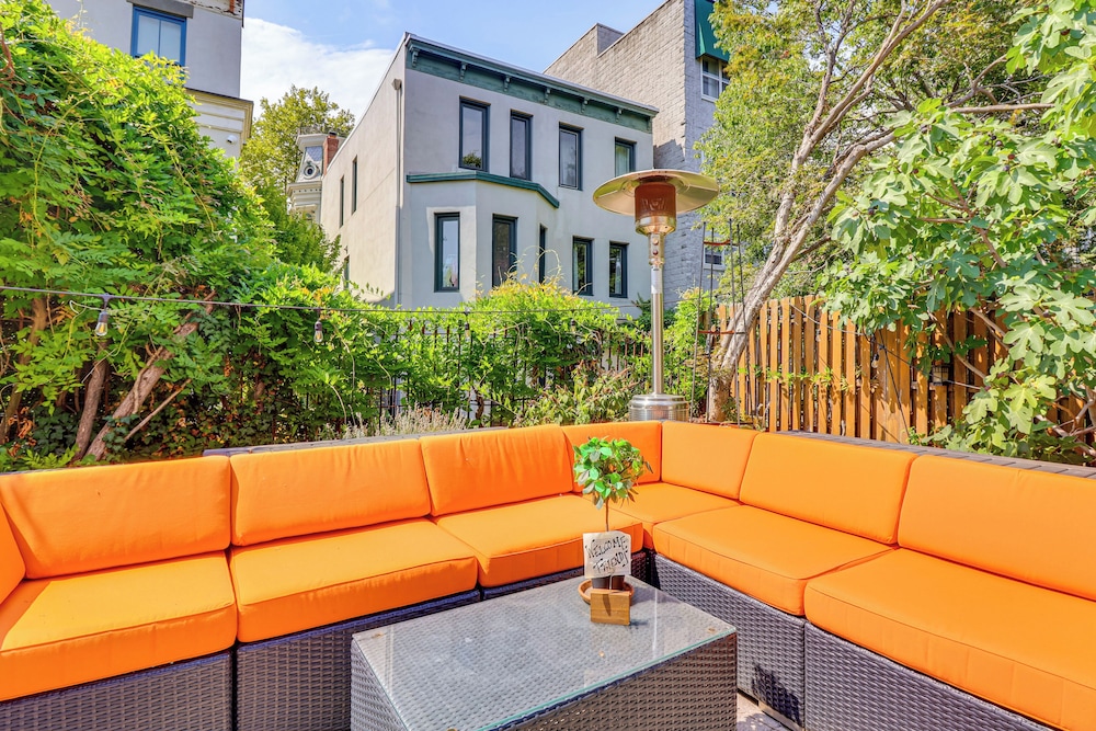 Walk to Hudson River Parks: Recently Renovated Apt