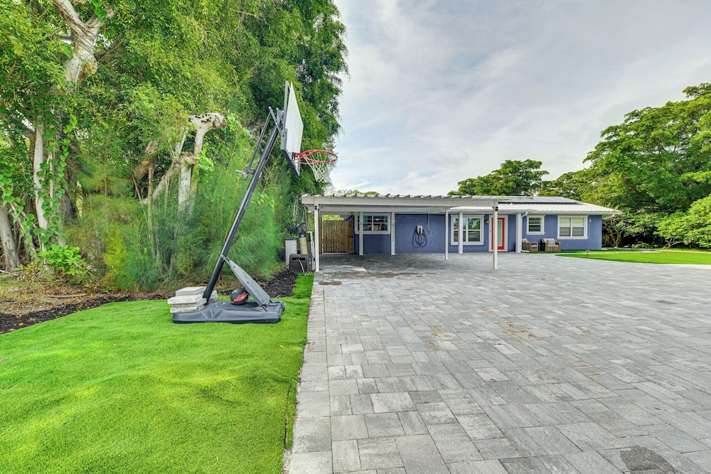 Backyard w/ Pool & Games! Family Home in Bradenton