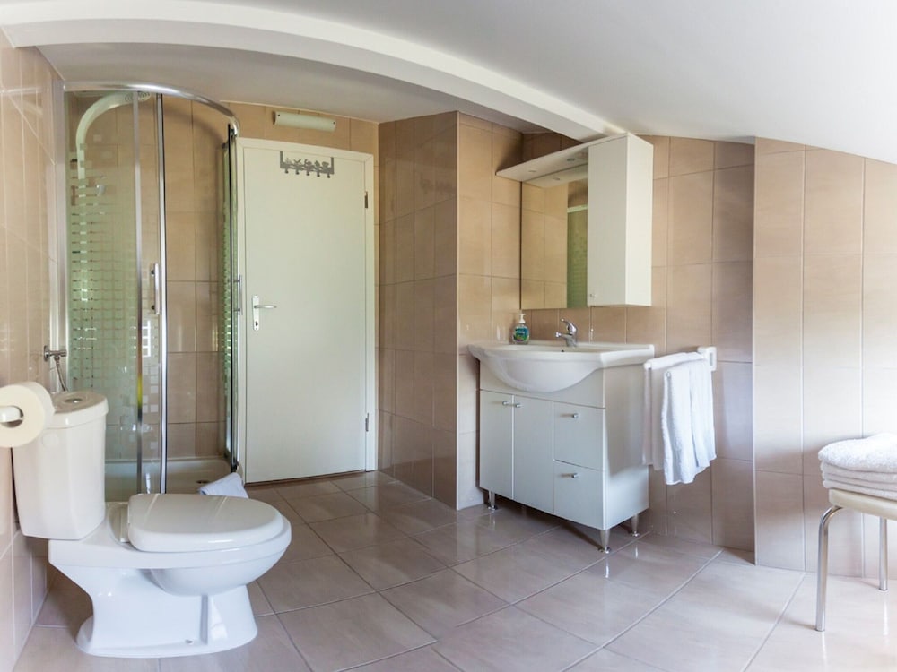 Apartment in Sveti Vid Near the Adriatic view 2