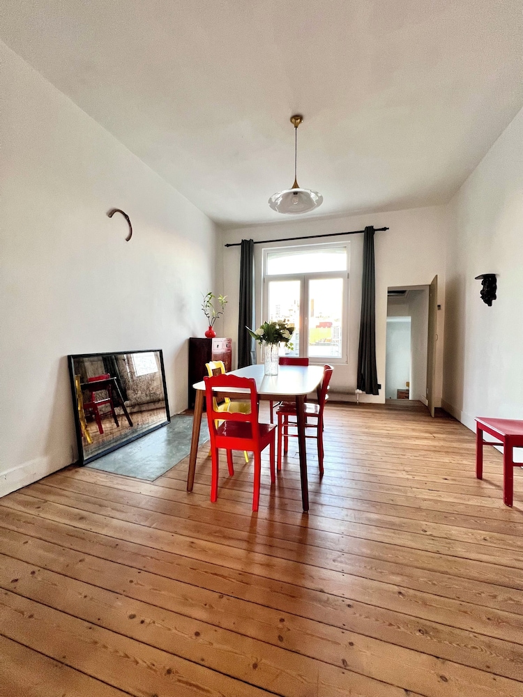 Spacious Family Apartment Midi