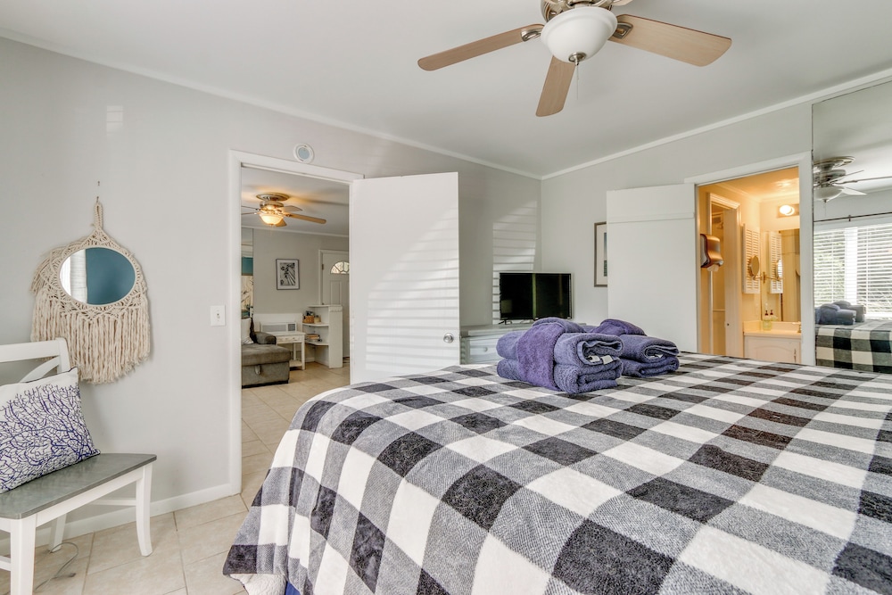 Pool Access, Walk to Beach: Hilton Head Haven!