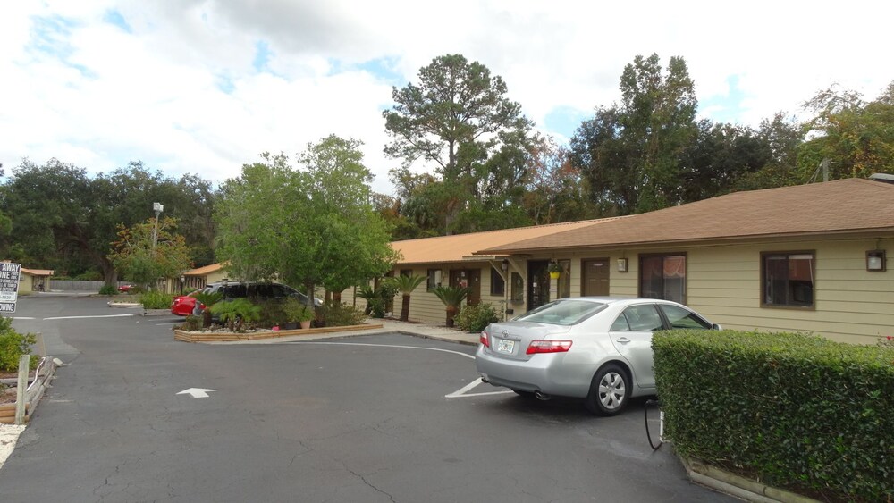 Budget Inn