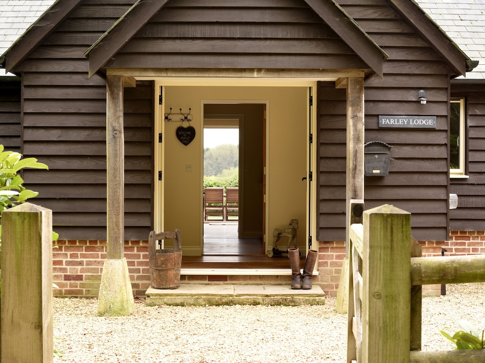 Farley Lodge