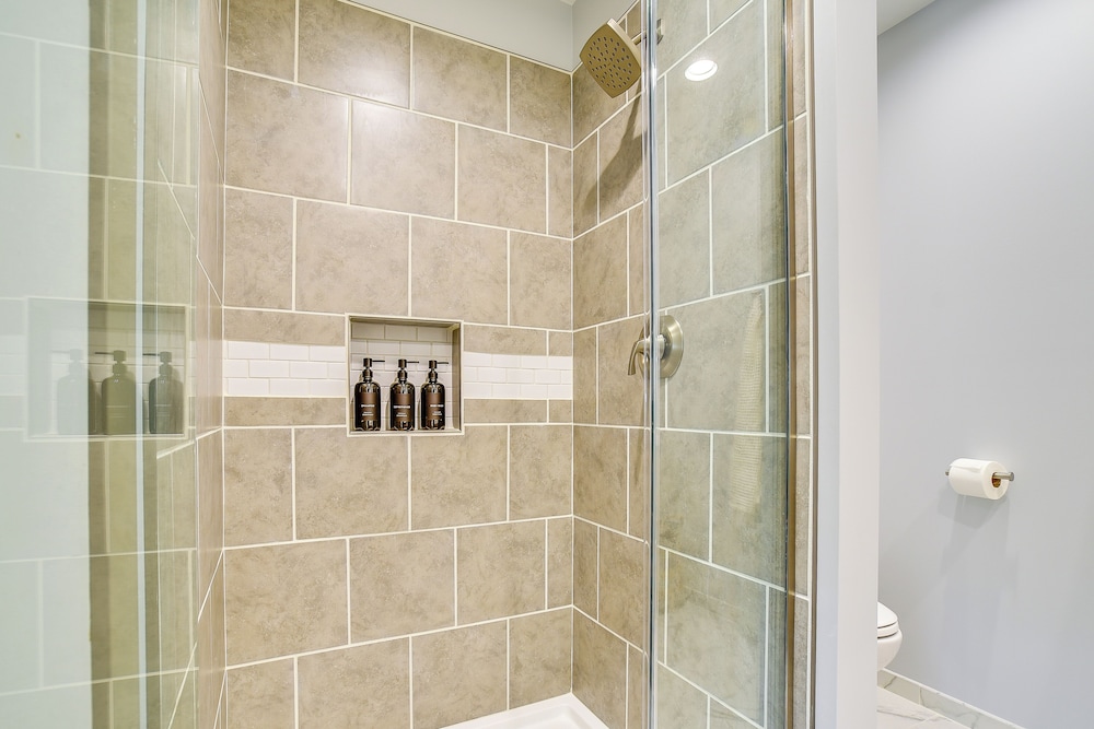 Seneca Lake Wine Trail Studio w/ Balcony & Views!