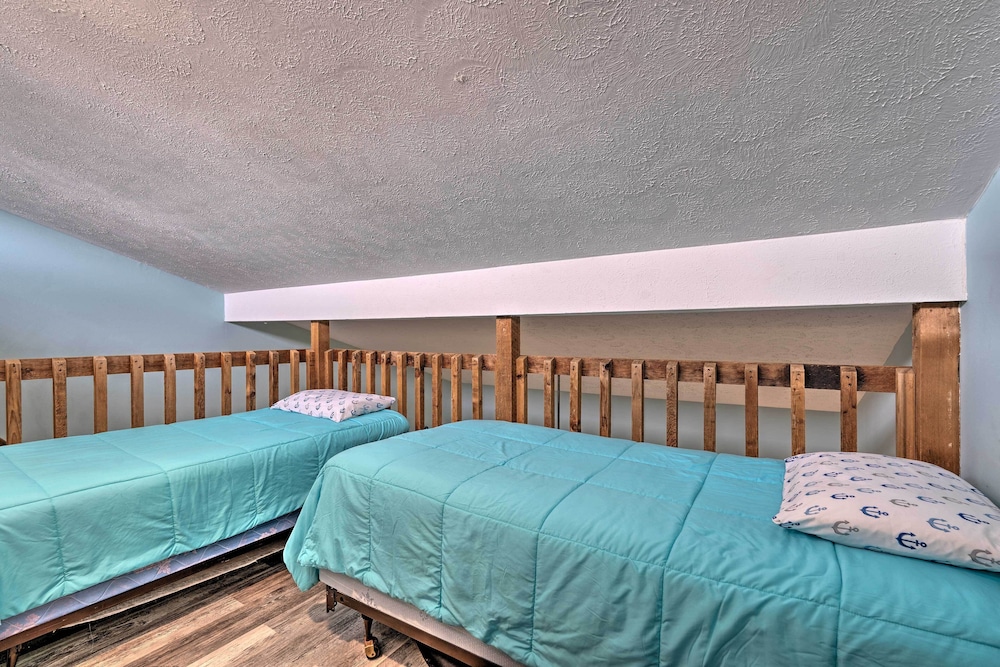 Steps to the Beach: PCB Condo w/ Balcony!