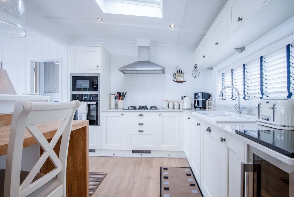 Shearwater 30 - 2 Bedroom Lodge - Summerhill