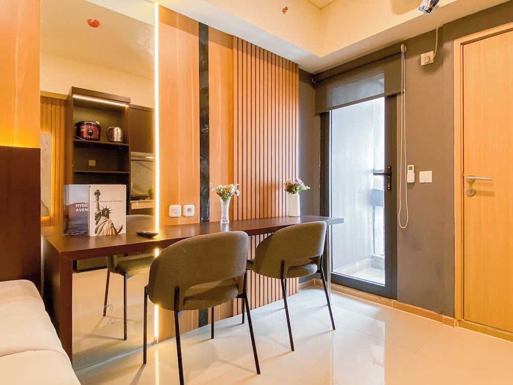 Chic And Cozy Studio At Meikarta Apartment