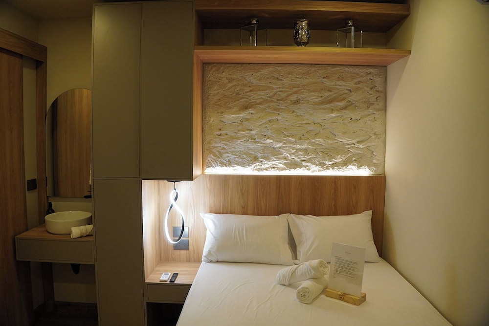 ONE APARTMENTS LLERAS